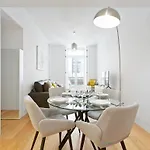 Spacious 1 Bedroom Near Baixa *