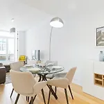 Spacious 1 Bedroom Near Baixa 아파트 리스본