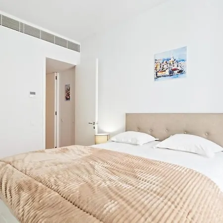 Spacious 1 Bedroom Near Baixa Lisbon