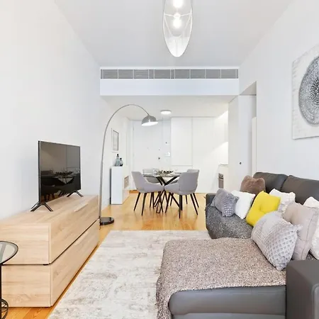 Spacious 1 Bedroom Near Baixa * Lisboa