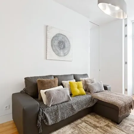 Spacious 1 Bedroom Near Baixa Lisboa