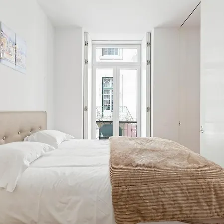 Spacious 1 Bedroom Near Baixa * Lisbona