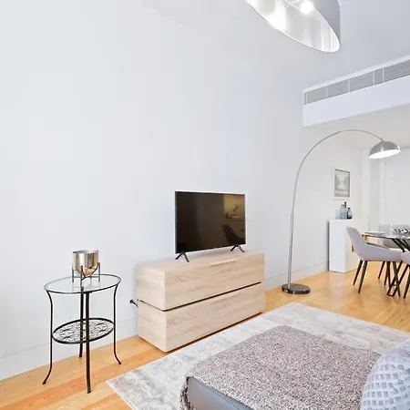 Spacious 1 Bedroom Near Baixa
