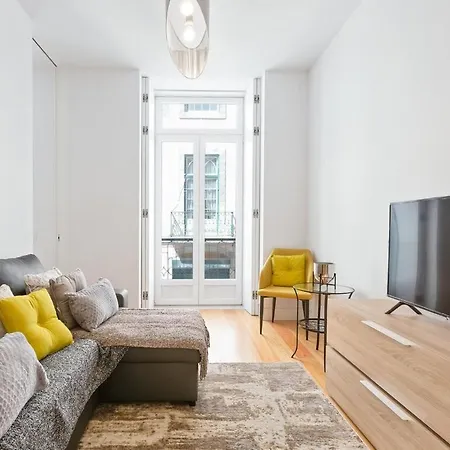Spacious 1 Bedroom Near Baixa Appartamento Lisbona