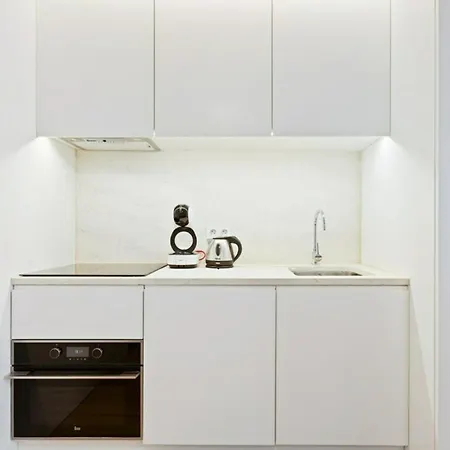 Spacious 1 Bedroom Near Baixa