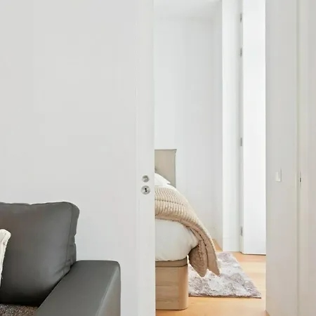 Spacious 1 Bedroom Near Baixa Lisbon